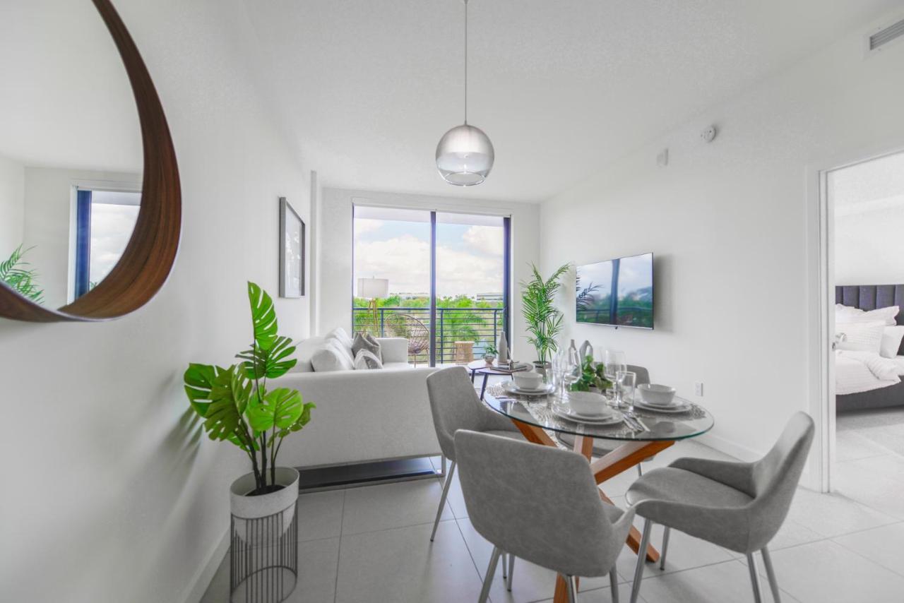 Cozy 1- 1 Bedroom Steps From Downtown Doral Park Miami Luaran gambar