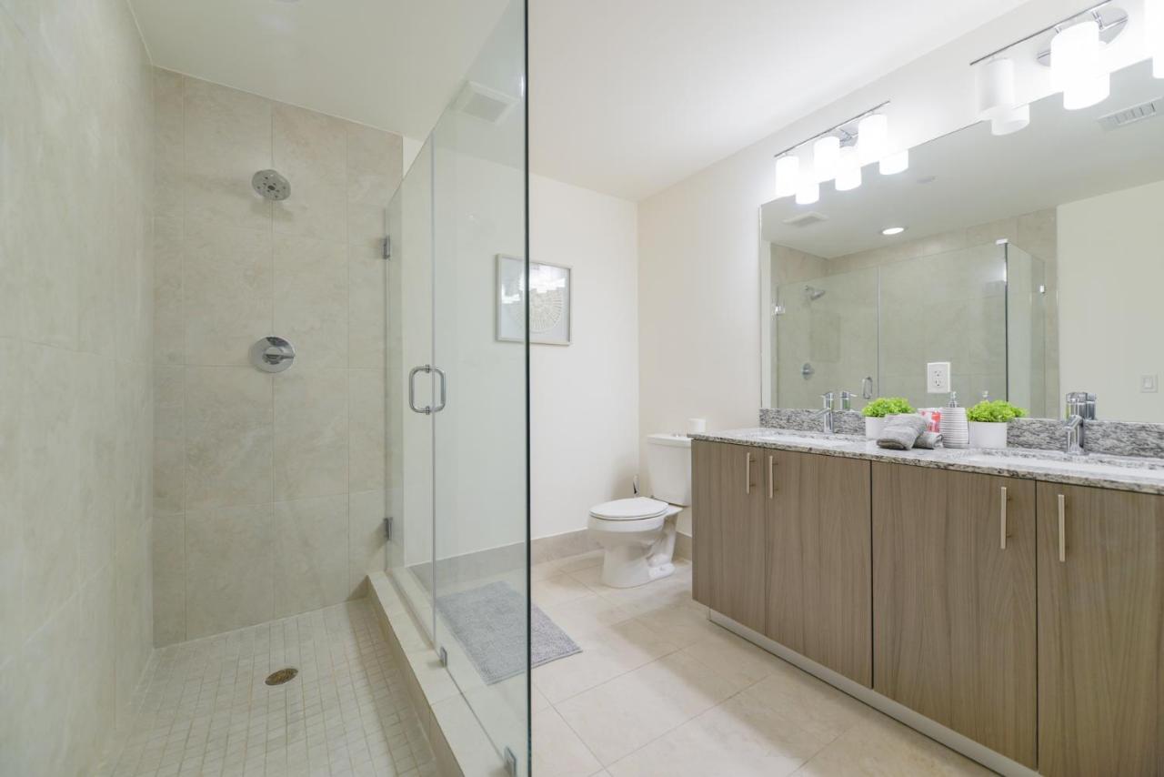 Cozy 1- 1 Bedroom Steps From Downtown Doral Park Miami Luaran gambar