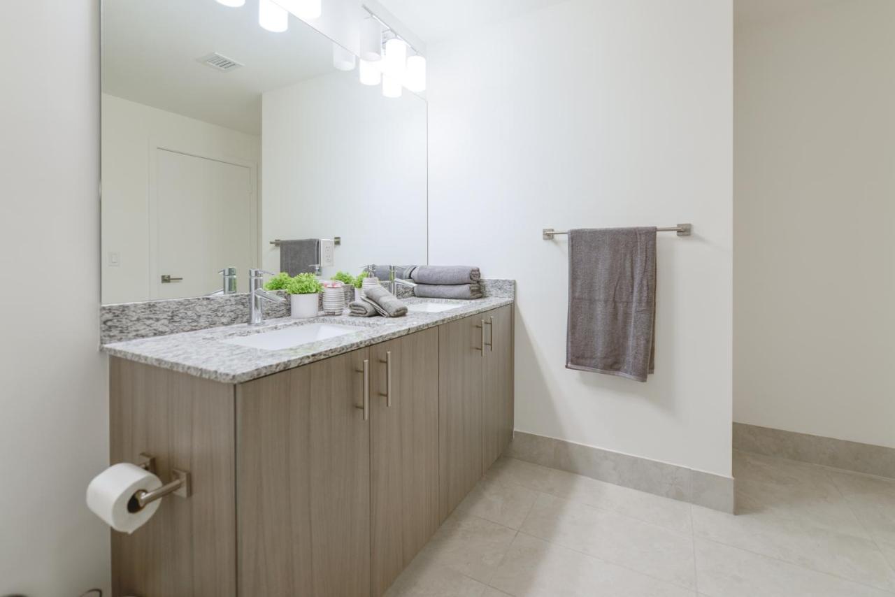 Cozy 1- 1 Bedroom Steps From Downtown Doral Park Miami Luaran gambar