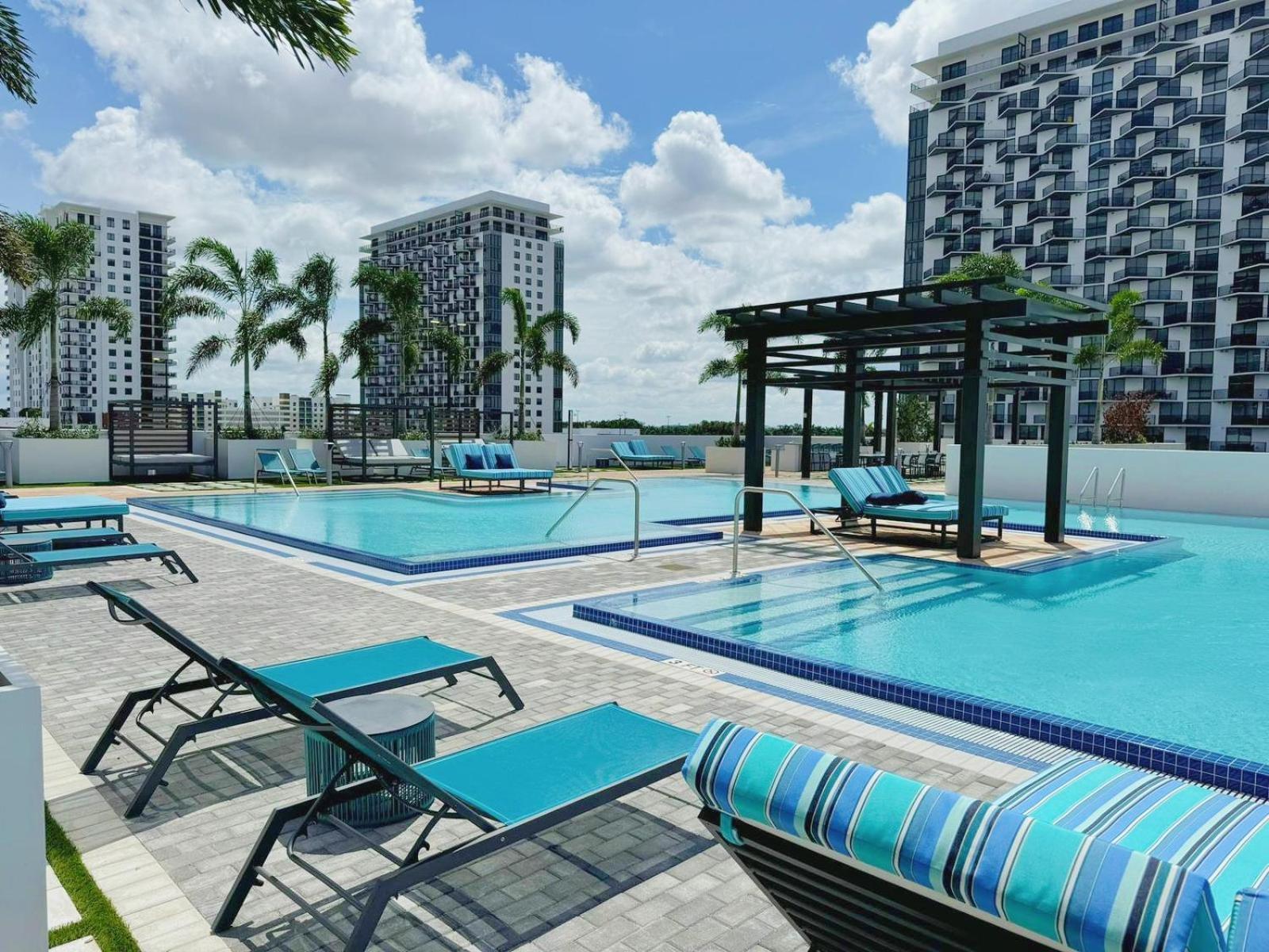 Cozy 1- 1 Bedroom Steps From Downtown Doral Park Miami Luaran gambar